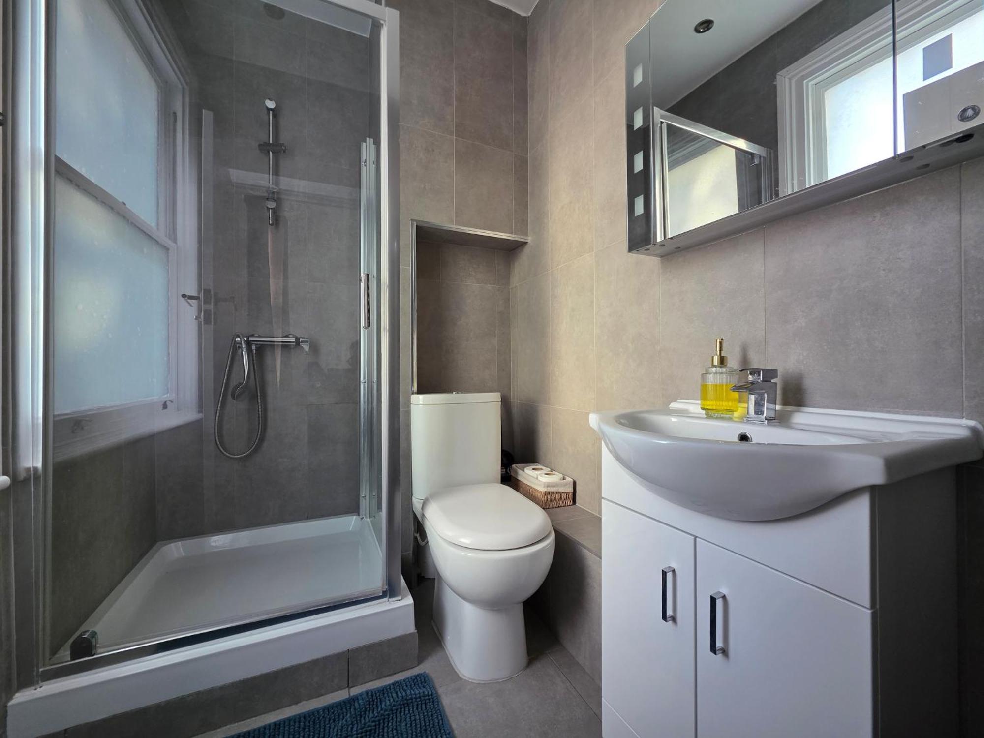 Charming 2 Bedroom Flat In Paddington Apartment London